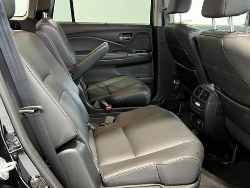 2022 Honda Pilot Touring 7-Passenger