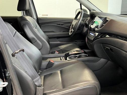 2022 Honda Pilot Touring 7-Passenger