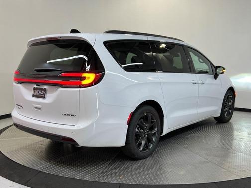 2026 Chrysler Pacifica Limited