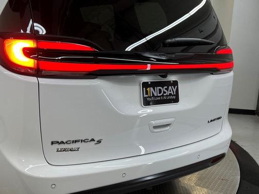 2026 Chrysler Pacifica Limited