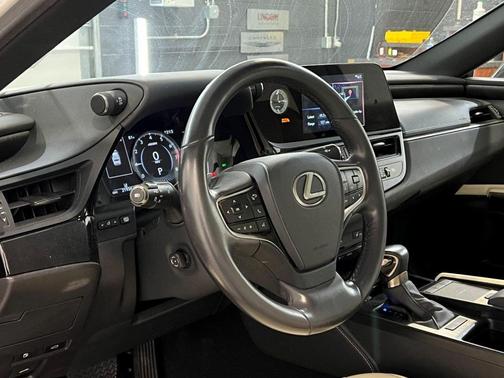 2022 Lexus ES 350 Base