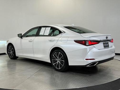2022 Lexus ES 350 Base