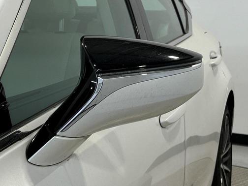 2022 Lexus ES 350 Base