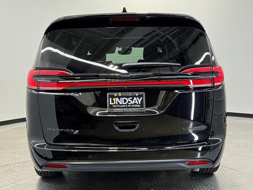 2025 Chrysler Pacifica Limited