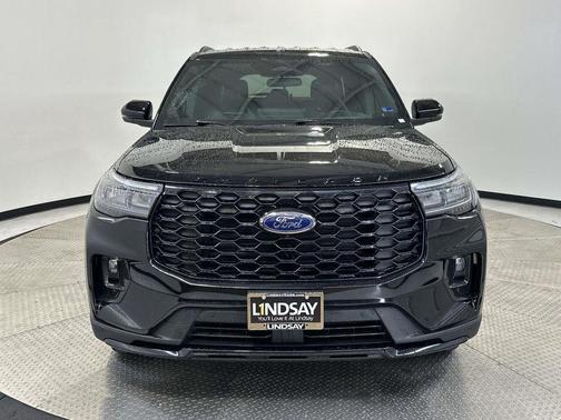 Black Metallic 2025 Ford Explorer ST-Line
