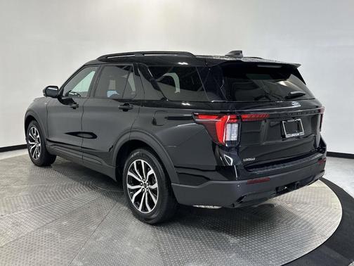 Black Metallic 2025 Ford Explorer ST-Line