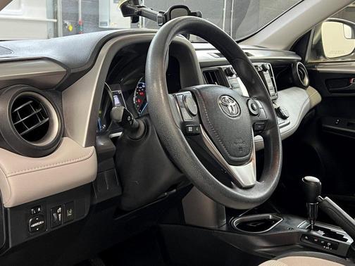 2018 Toyota RAV4 Hybrid LE