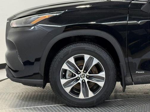 2022 Toyota Highlander Hybrid 