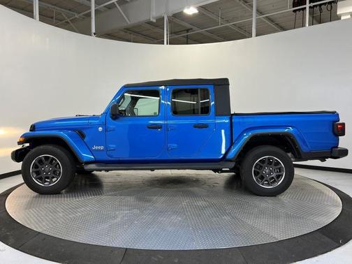 2022 Jeep Gladiator Overland