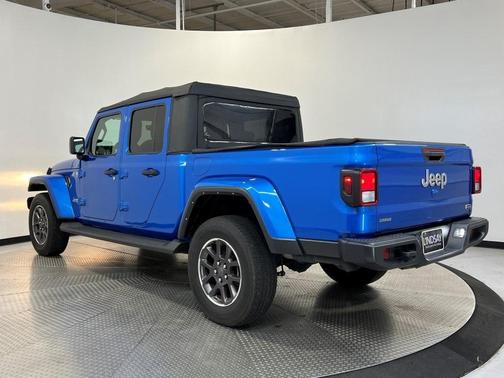 2022 Jeep Gladiator Overland