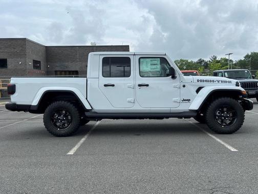 2025 Jeep Gladiator Sport