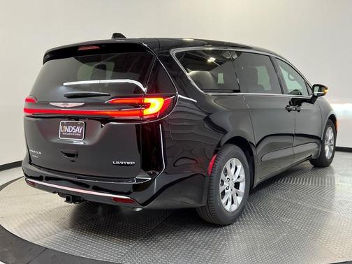 2026 Chrysler Pacifica Limited