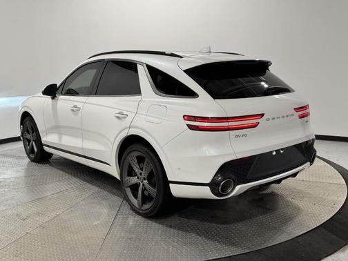 2023 Genesis GV70 2.5T