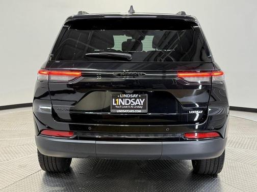 2024 Jeep Grand Cherokee Laredo