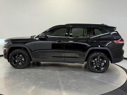 2024 Jeep Grand Cherokee Laredo