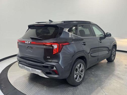 Gravity Gray 2024 Kia Seltos S
