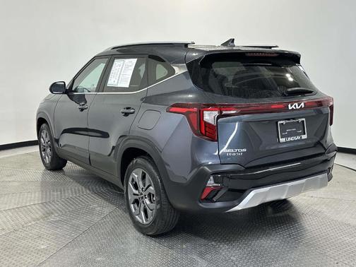 Gravity Gray 2024 Kia Seltos S