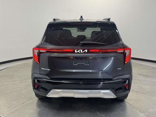 Gravity Gray 2024 Kia Seltos S