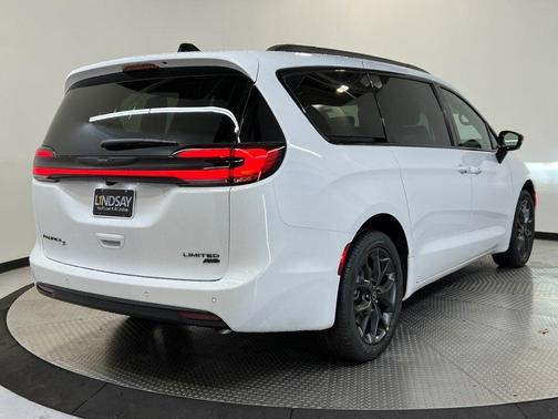 2026 Chrysler Pacifica Limited