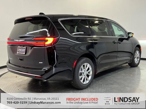 2026 Chrysler Pacifica Select