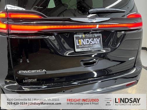 2026 Chrysler Pacifica Select