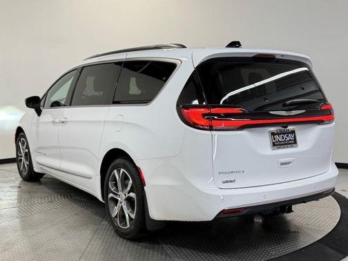 2026 Chrysler Pacifica Pinnacle