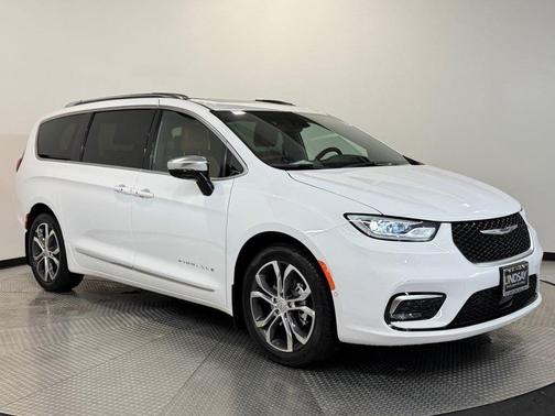 2026 Chrysler Pacifica Pinnacle