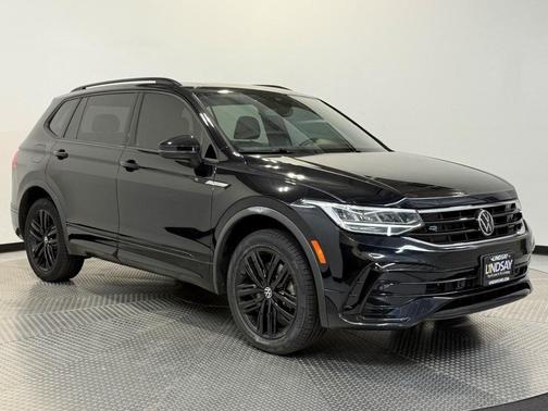 2022 Volkswagen Tiguan 2.0T SE R-Line Black