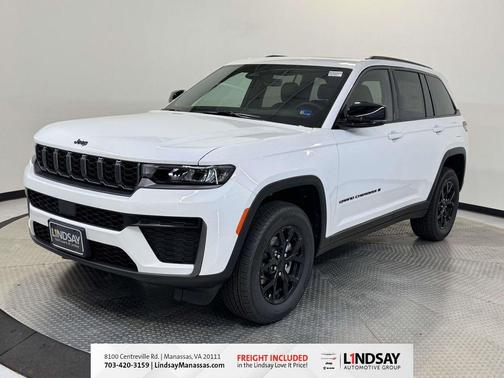 Bright White Clearcoat 2026 Jeep Grand Cherokee Laredo