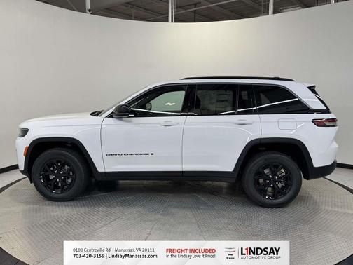 Bright White Clearcoat 2026 Jeep Grand Cherokee Laredo