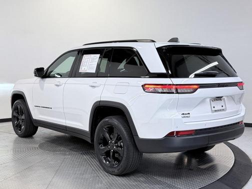 2024 Jeep Grand Cherokee Laredo