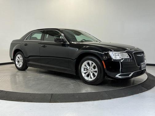 2023 Chrysler 300 Touring