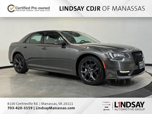 2023 Chrysler 300 Touring L
