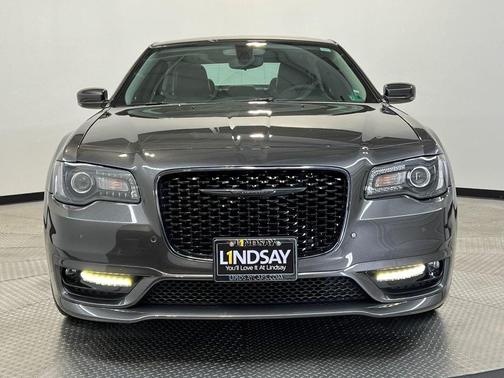 2023 Chrysler 300 Touring L