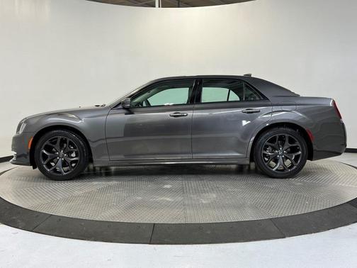 2023 Chrysler 300 Touring L