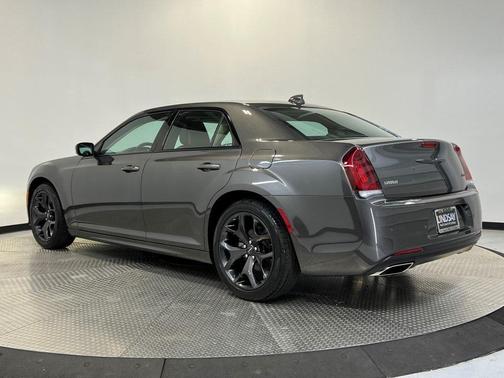 2023 Chrysler 300 Touring L