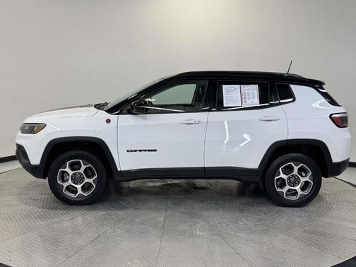 Bright White Clearcoat 2022 Jeep Compass Trailhawk