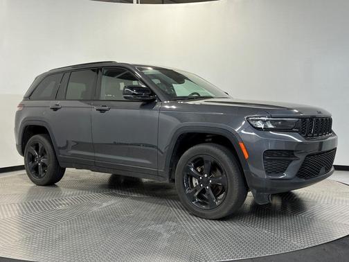 2022 Jeep Grand Cherokee Altitude