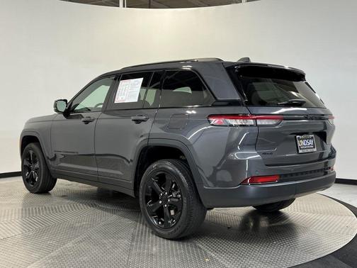 2022 Jeep Grand Cherokee Altitude