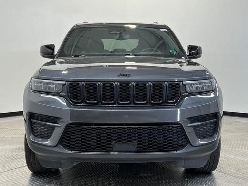 2022 Jeep Grand Cherokee Altitude