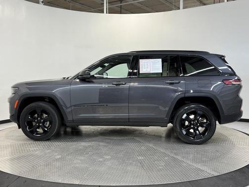 2022 Jeep Grand Cherokee Altitude