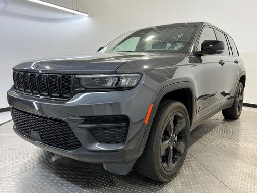 2022 Jeep Grand Cherokee Altitude