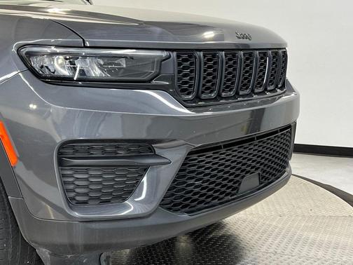 2022 Jeep Grand Cherokee Altitude
