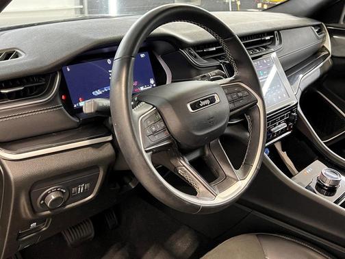 2022 Jeep Grand Cherokee Altitude