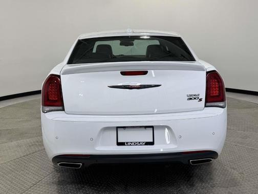 2022 Chrysler 300 S
