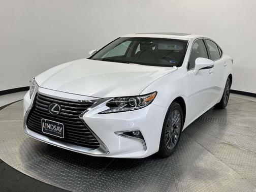 Eminent White Pearl 2018 Lexus ES 350 Base
