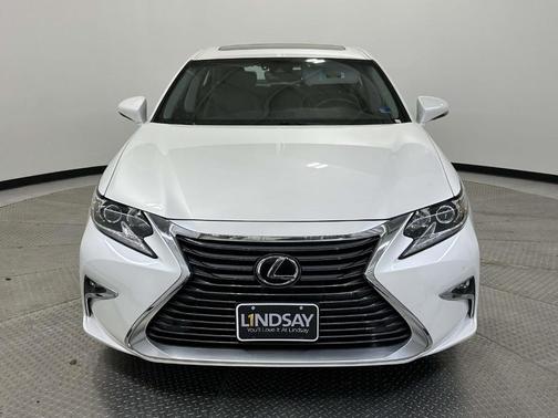 Eminent White Pearl 2018 Lexus ES 350 Base