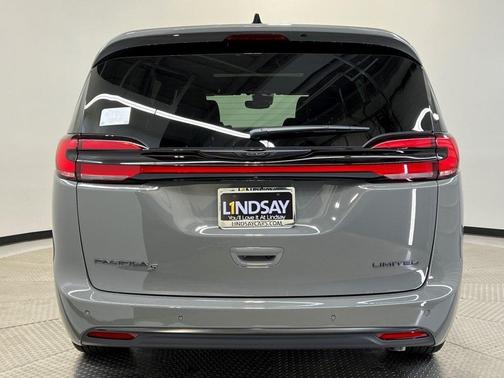 2025 Chrysler Pacifica Limited