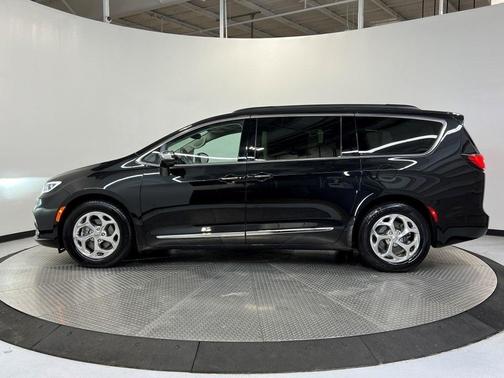 2022 Chrysler Pacifica Limited