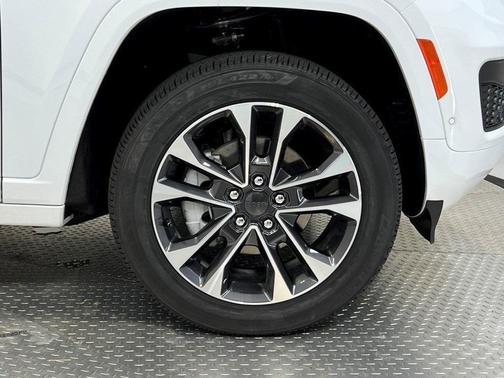 2025 Jeep Grand Cherokee Overland